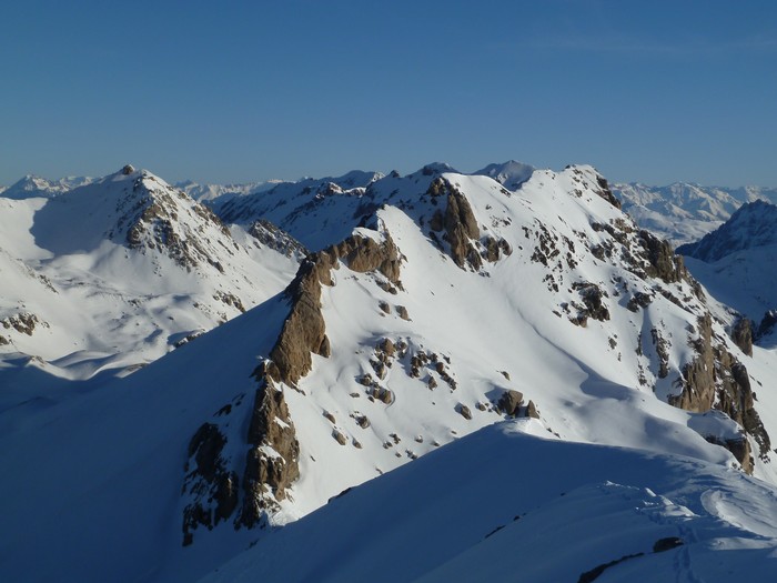 #2 Béal Traversier : Final sur la jolie arête nord du Pic d Béal Traversier : Final sur la jolie arête nord du Pic d'Esparges Fines.