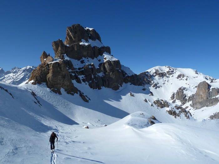 #9 Pic de Montbrison : Avec la descente précédente dans le rétro. Pic de Montbrison : Avec la descente précédente dans le rétro.