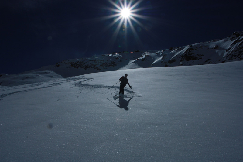 #3 Patrice; Ombre et lumière : On a retrouvé Patrice dans la descente côté Italien; et il est venu jouer avec nous. Patrice; Ombre et lumière : On a retrouvé Patrice dans la descente côté Italien; et il est venu jouer avec nous.