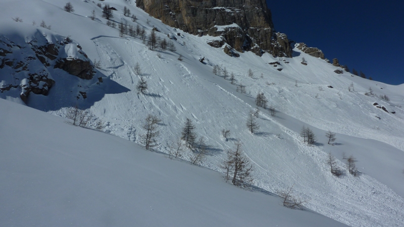 #4 Les 2 plaques : Nous étions passés au bas 1h plus tôt Les 2 plaques : Nous étions passés au bas 1h plus tôt