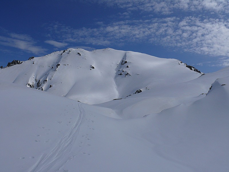 #2 Sommet en vue : Du col de Rinosu, le sommet est en vue Sommet en vue : Du col de Rinosu, le sommet est en vue