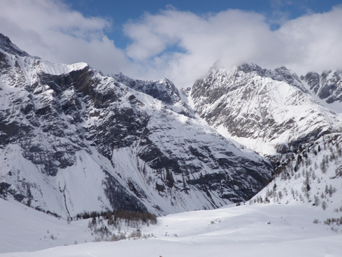 #8 col de queussuma? : et Michèle skie trop vite!!!et trop bien col de queussuma? : et Michèle skie trop vite!!!et trop bien