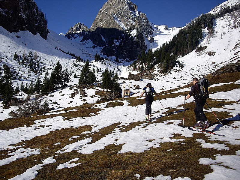 #1 1400m; entre Nord et Sud. 1400m; entre Nord et Sud.