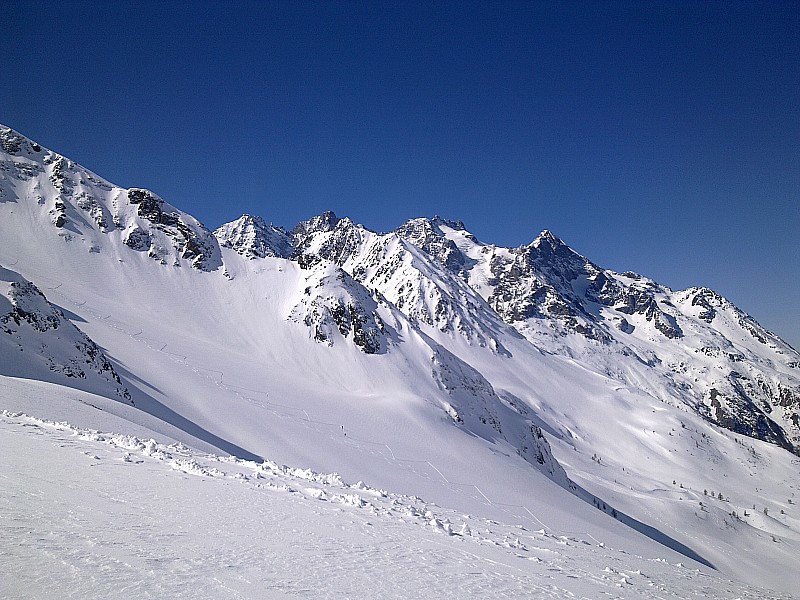 #1 Traces vers Combeynot : sur fond de Meije et de grand bleu Traces vers Combeynot : sur fond de Meije et de grand bleu