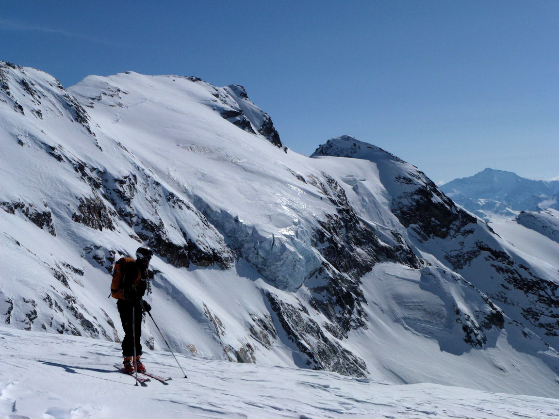 Col de l'Invernet : Un dernier coup d'oeil avant de boucler par le vallon du Grand.