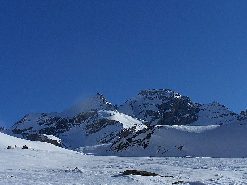 #2 Col de Chavière : Sortant derrière le grand planay, les pointes de l Col de Chavière : Sortant derrière le grand planay, les pointes de l'Ecehlle et de la Partie.