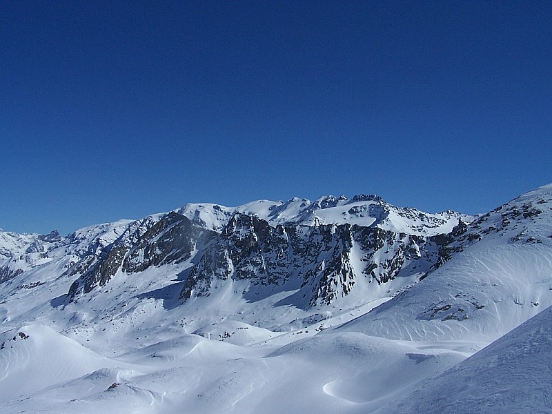 #6 Col de Chavière : Cime des Planetes, Pointe de l Col de Chavière : Cime des Planetes, Pointe de l'Observatoire et en toile de fond les Dômes vus du col.