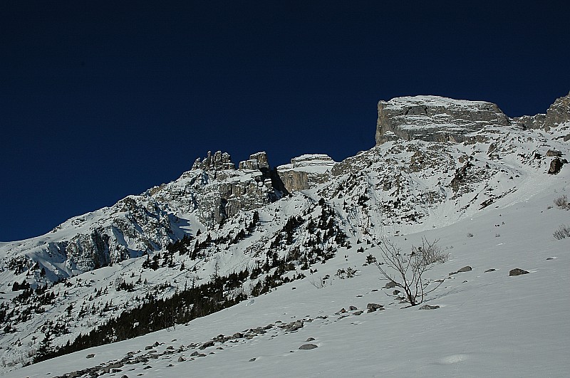 #1 Le massif de la Portetta : C Le massif de la Portetta : C'est déjà bien purgé...mais c'est déjà impressionnant d'ici !