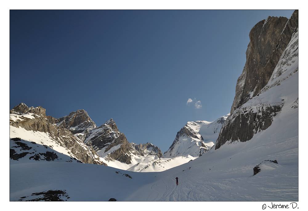 #5 Cyril au pied de l Cyril au pied de l'aiguille : on se sent petit...