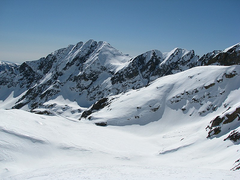 #14 Vue sur le Pelago : au dessus du lac Besson. Vue sur le Pelago : au dessus du lac Besson.