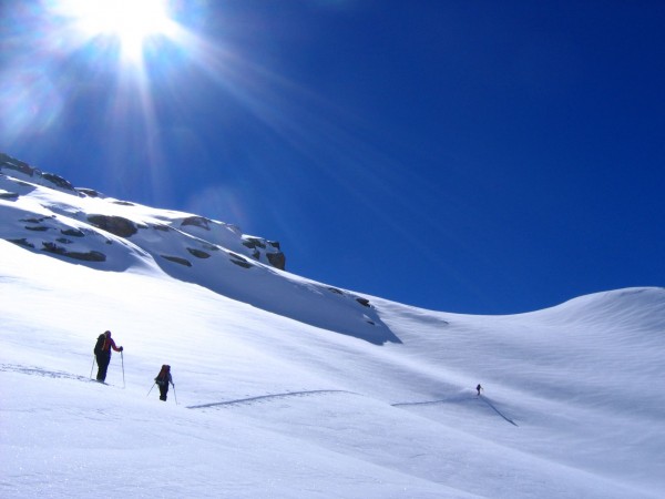 #7 Au soleil... : Ils assurent, nos traceurs du jour, en remontant vers le Col Perdu! Au soleil... : Ils assurent, nos traceurs du jour, en remontant vers le Col Perdu!