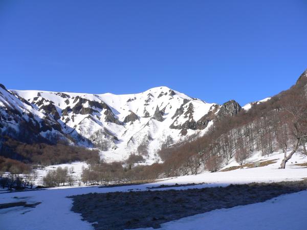 #1 Face nord du ferrand : Le couloir central est celui qui sort au sommet... Face nord du ferrand : Le couloir central est celui qui sort au sommet...