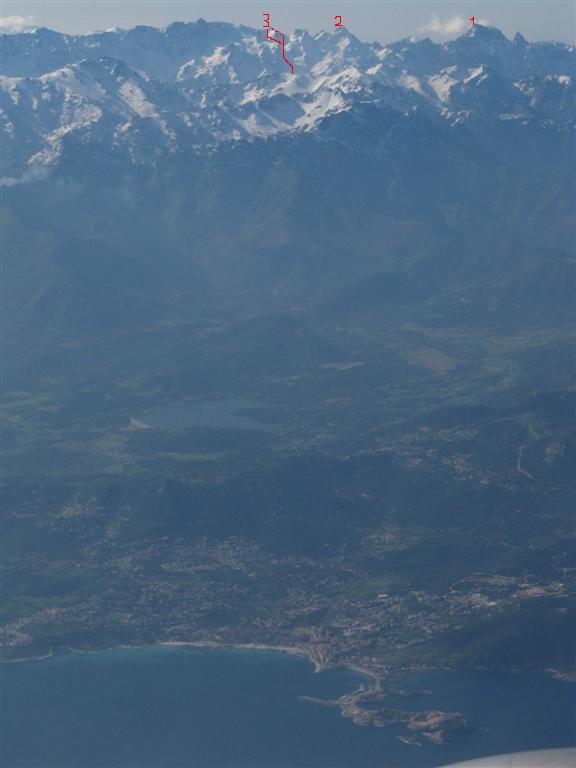 #1 vue d vue d'avion le 21 mars : la tracé de la course numéroté 3, au premier plan Calvi