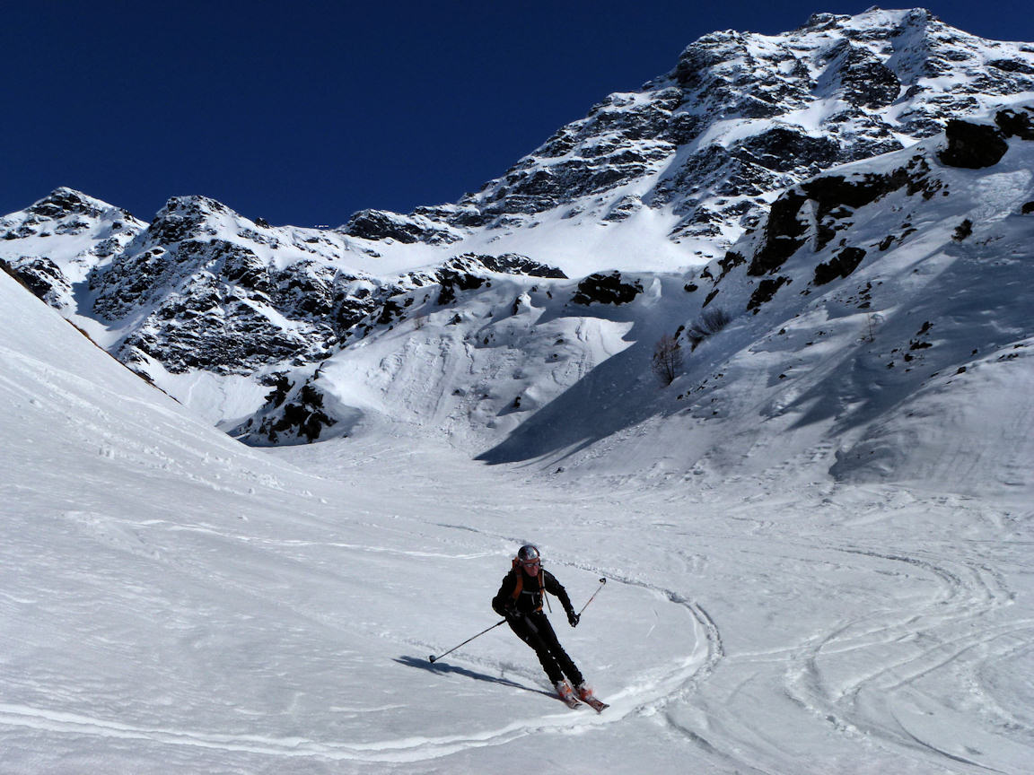 Versant Ouest du Col du Mont : Quelques traces de descente, mais un pur bonheur malgré tout.