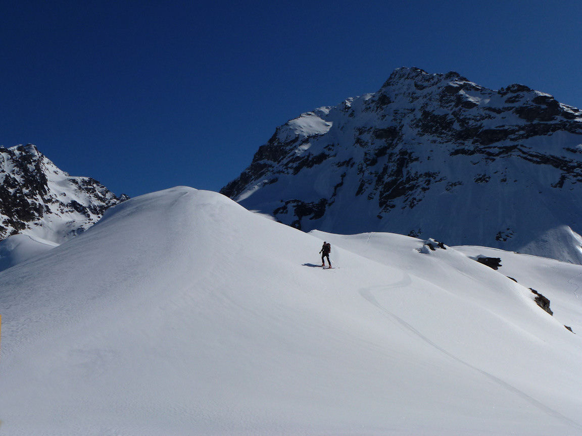 Col de Montséti (2550 m) : Devant la face Nord-Ouest du Bec de l'Ane.