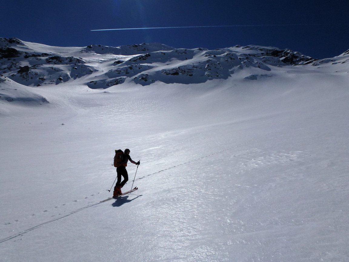 Direction le col du Mont : Sur une neige toujours superbe malgré l'heure avancée (13h30).