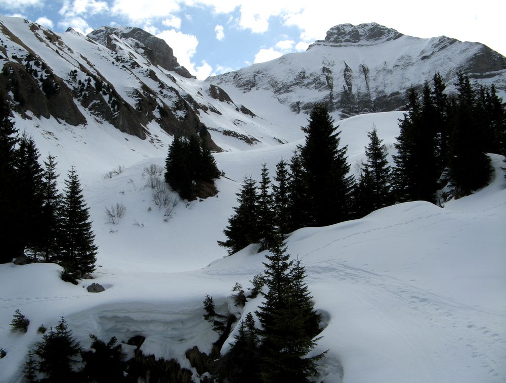 #7 Col du Rasoir : Le petit plateau au dessus du pas de la chèvre Col du Rasoir : Le petit plateau au dessus du pas de la chèvre