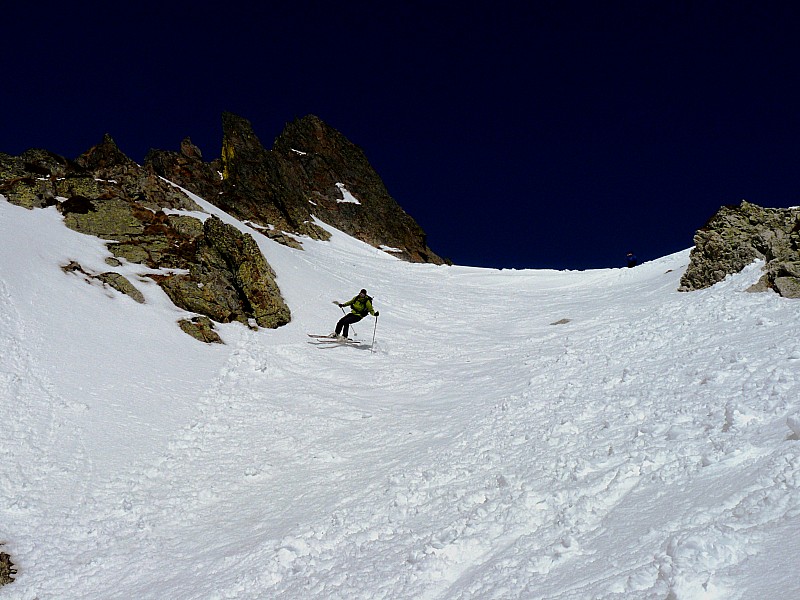 #8 Descente : Oliv en petit virage sauté. Descente : Oliv en petit virage sauté.