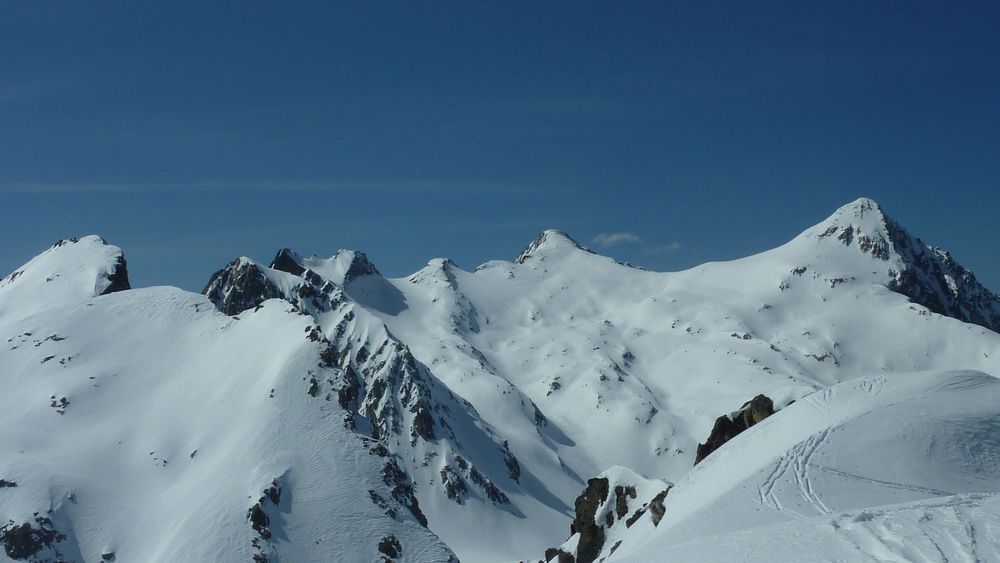 #9 Rocher Blanc et Rocher Badon : un joli point de vue sur les classiques du secteur Rocher Blanc et Rocher Badon : un joli point de vue sur les classiques du secteur