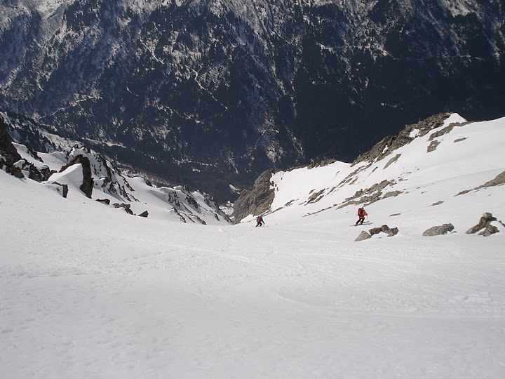 #5 photo de stéphane : le haut du couloir SW, neige transfo à point photo de stéphane : le haut du couloir SW, neige transfo à point