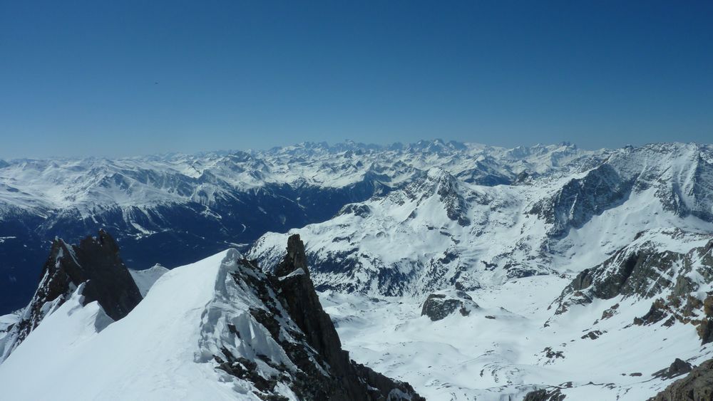 #4 Panorama : vue exceptionnelle sur les Ecrins en toile de fond Panorama : vue exceptionnelle sur les Ecrins en toile de fond