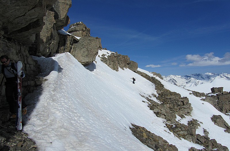 #10 Couloir S : Travers à faire Couloir S : Travers à faire