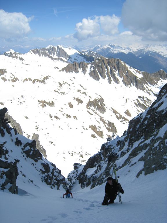 #6 A mi couloir : Combe Bronsin en arriere plan A mi couloir : Combe Bronsin en arriere plan
