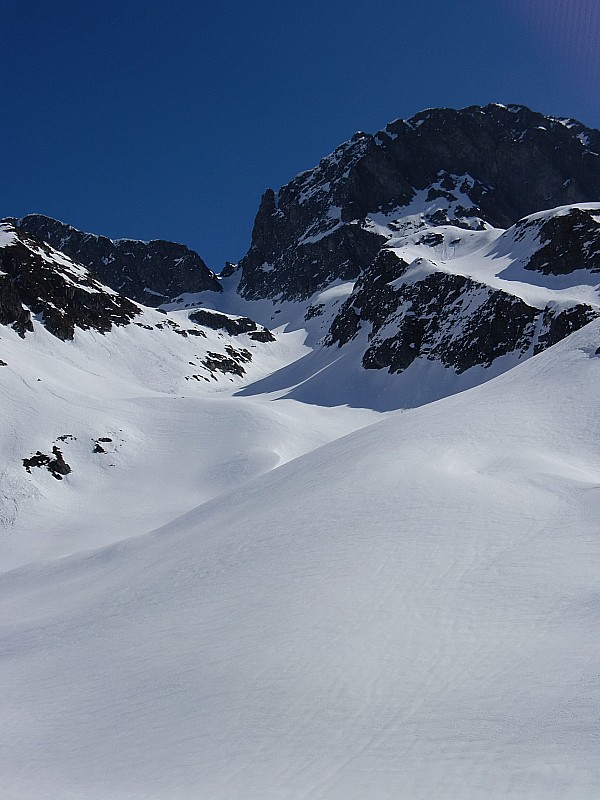 #3 Pas du Frêne : On voit notre descente et en haut le couloir Ouest du pas du frêne Pas du Frêne : On voit notre descente et en haut le couloir Ouest du pas du frêne