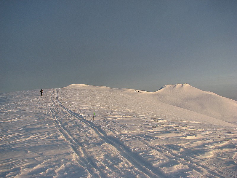 #9 Instant de lumiere : au fond un comité attendant l Instant de lumiere : au fond un comité attendant l'arrivée du premier coureurs.