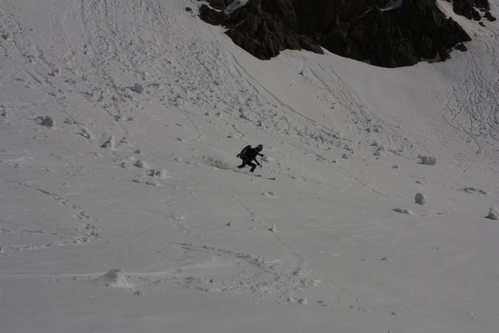 #14 Descente vers Isola : Patrice dans la dernière desceznte avant la Bière.
je me souviens de la première gorgée de bière..
Merci Mec. Descente vers Isola : Patrice dans la dernière desceznte avant la Bière.
je me souviens de la première gorgée de bière..
Merci Mec.
