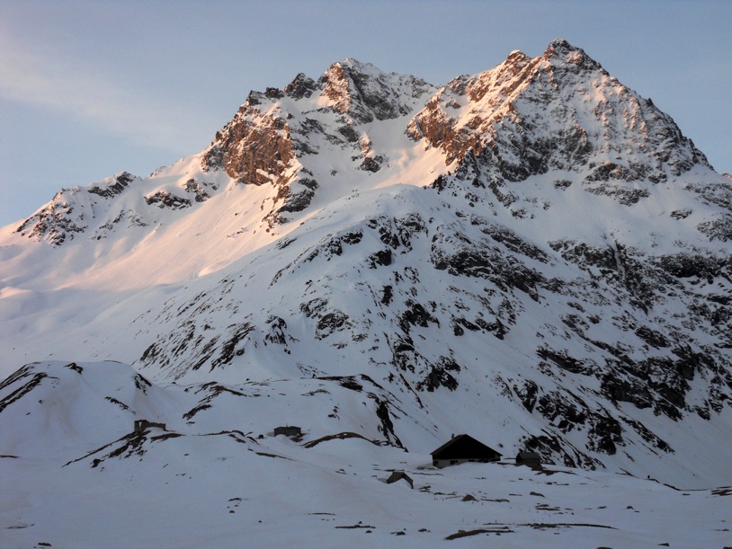 #2 Refuge de l Refuge de l'Alpe de Villard : Devant le Pic de Chamoissière