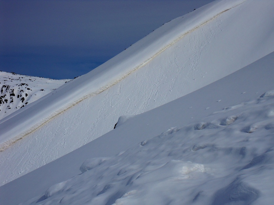 Etranges corniches