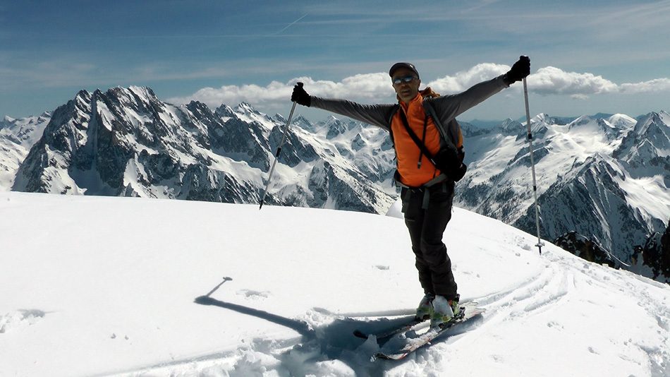 #23 Sommet, enfin après 2200m de D+
L Sommet, enfin après 2200m de D+
L'Argentera en A/R