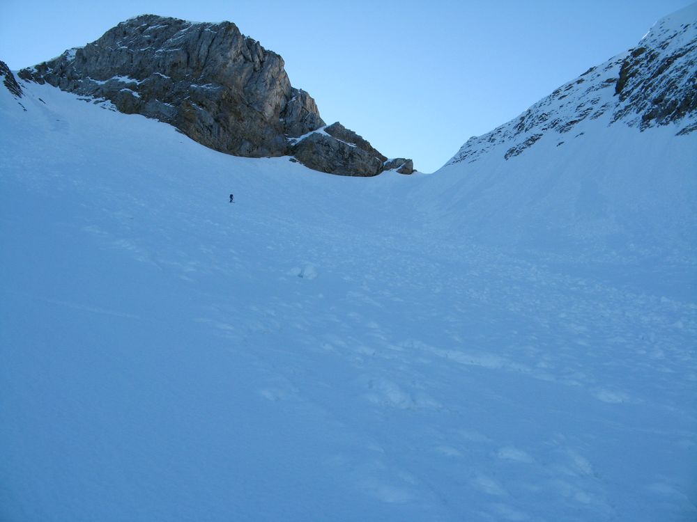 #4 Col du Rasoir : Le col en vue, pas mal de coulées dans le secteur Col du Rasoir : Le col en vue, pas mal de coulées dans le secteur