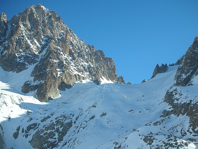 Col du Tour Noir : Glacier du Chardonnet. Ca commende à couler rive gauche