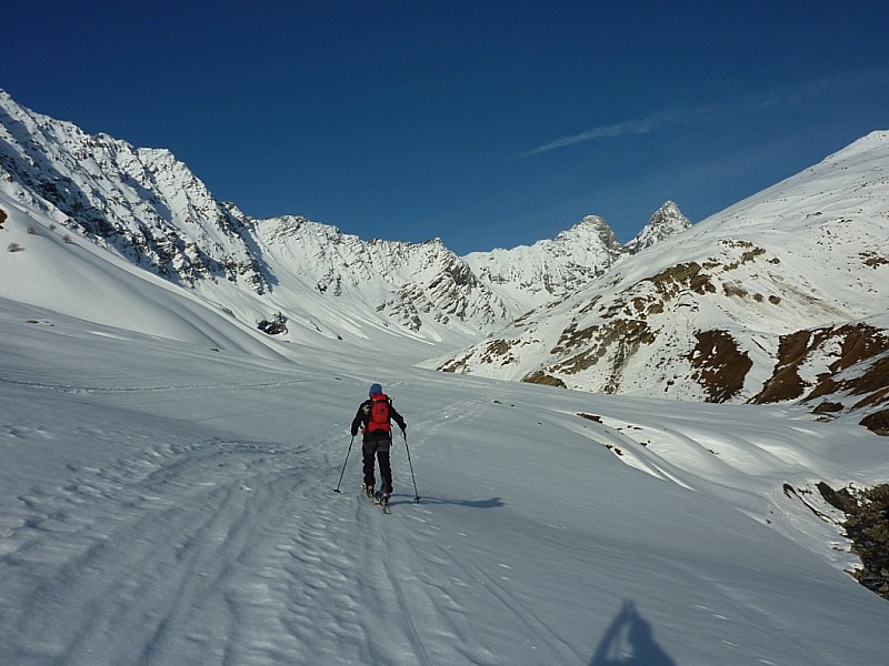 #1 vallon des aiguilles : encore de quoi faire vers le refuge vallon des aiguilles : encore de quoi faire vers le refuge