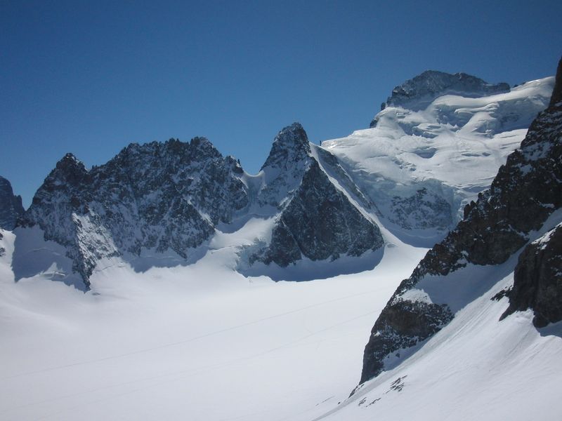 au col : c'est loin mais c'est beau.... mais surtout c'est loin