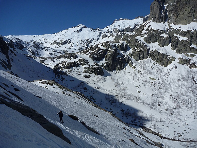 #2 xavier a la montée : sous le verrou du cirque des cascades xavier a la montée : sous le verrou du cirque des cascades
