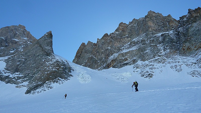 #5 Séracs : glacier de la Grande Ruine. Attention aux plaques sur le glacier! 3200m Séracs : glacier de la Grande Ruine. Attention aux plaques sur le glacier! 3200m