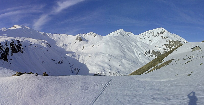 #5 Cabane de la Barre : Panorama pris au dessus de la cabane (à droite): Mourre Froid et montagne de l Cabane de la Barre : Panorama pris au dessus de la cabane (à droite): Mourre Froid et montagne de l'Homme
