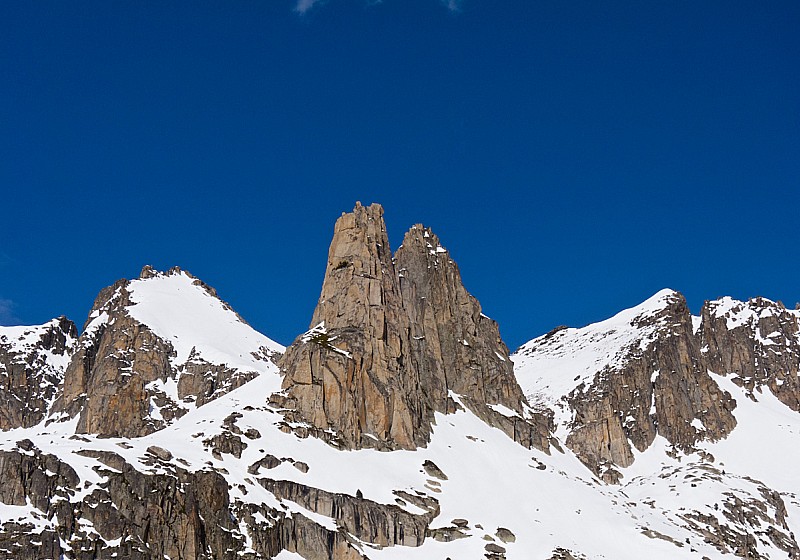 Tryptique : face E du Tuc de Saboredo (que l'on skiera le lendemain), Aiguille d'Amitges, pic d'Amitges