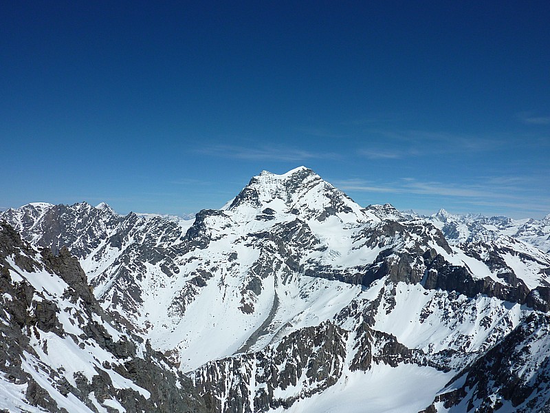 #8 Face S du Gd Combin : Et dessous un passage clé de la Haute Route: le plateau du couloir au dessus de Valsorey Face S du Gd Combin : Et dessous un passage clé de la Haute Route: le plateau du couloir au dessus de Valsorey