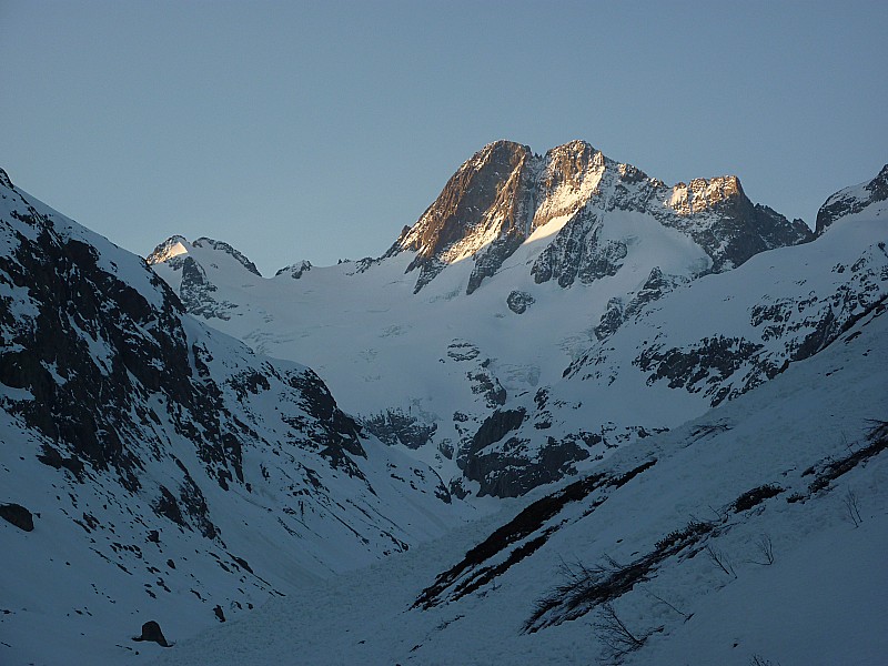 #2 Les bans : au soleil matinal. La première photo, je l Les bans : au soleil matinal. La première photo, je l'avais faite avec un Instamatic, pour ceux qui ont connu