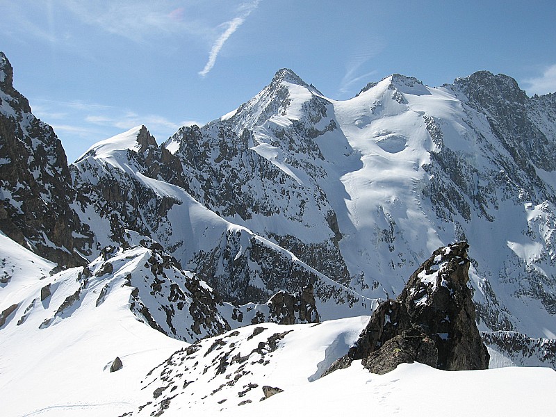 Pic de Neige Cordier : Vue imprenable sur le Glacier des Agneaux et l'épaule menant au sommet du Pic de Neige Cordier