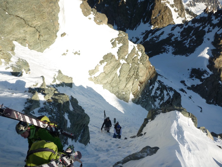 #5 Perotti : Le passage du bas du Perotti avec qq cailloux qui obligent a un peu d Perotti : Le passage du bas du Perotti avec qq cailloux qui obligent a un peu d'escalier a la descente