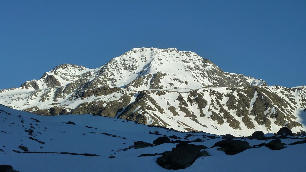 #1 Dome de Polset : la face Sud en conditions mais énorme corniche au départ Dome de Polset : la face Sud en conditions mais énorme corniche au départ
