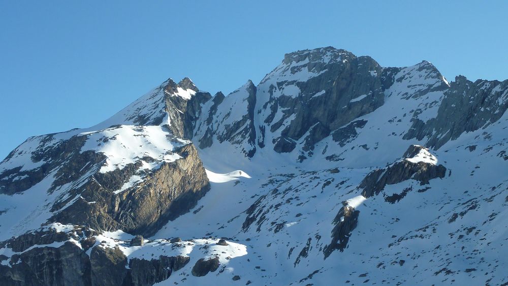 #2 Pointes de la Partie : le couloir SW ne voit pas encore le soleil Pointes de la Partie : le couloir SW ne voit pas encore le soleil