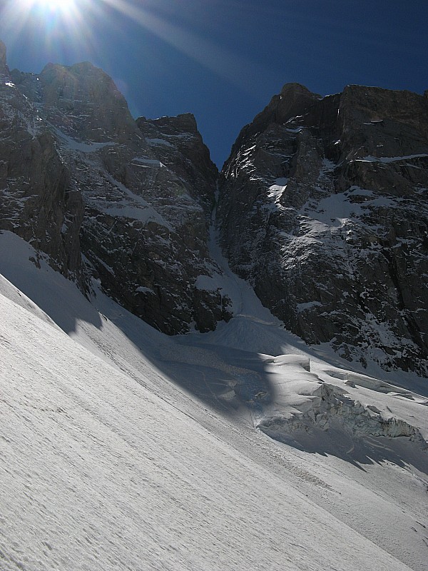 #32 La Brêche de Gaube : Brêche de Gaube et à droite le Vignemale La Brêche de Gaube : Brêche de Gaube et à droite le Vignemale