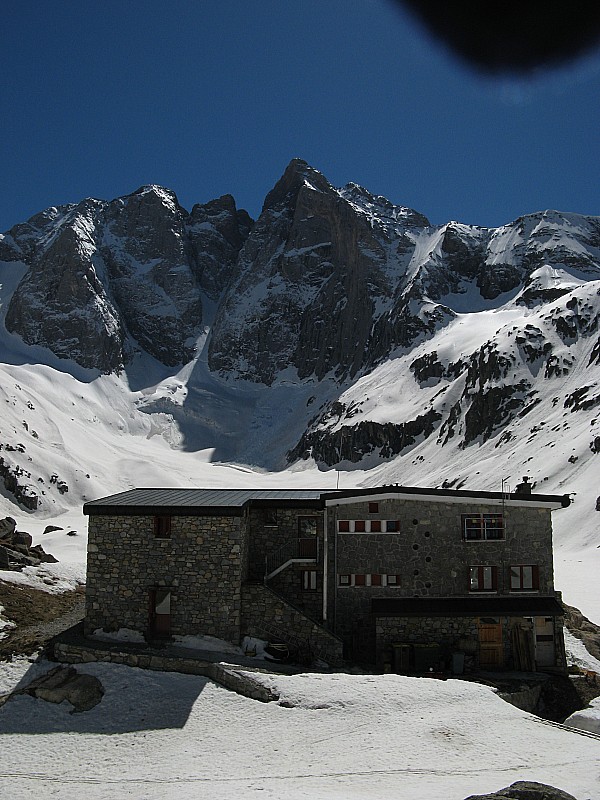 #8 Enfin le refuge des Oulettes : Enfin le refuge des Oulettes 2151m après 4h30 de marche! Enfin le refuge des Oulettes : Enfin le refuge des Oulettes 2151m après 4h30 de marche!