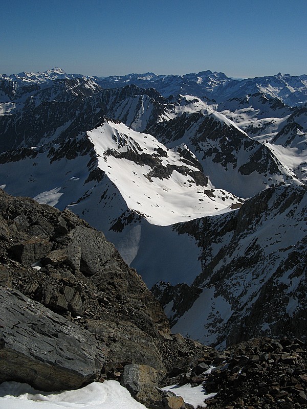 #24 Vue vers l Vue vers l'est : Vue vers l'est, le petit Vignemale 3035m
